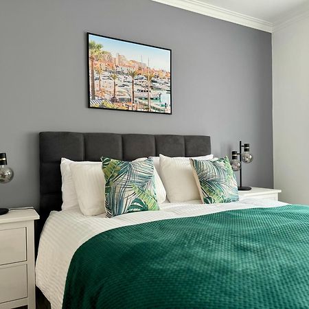 Princess Retreat Beautiful Modern Aprt 2 Min Walk From Quarteira Beach ภายนอก รูปภาพ