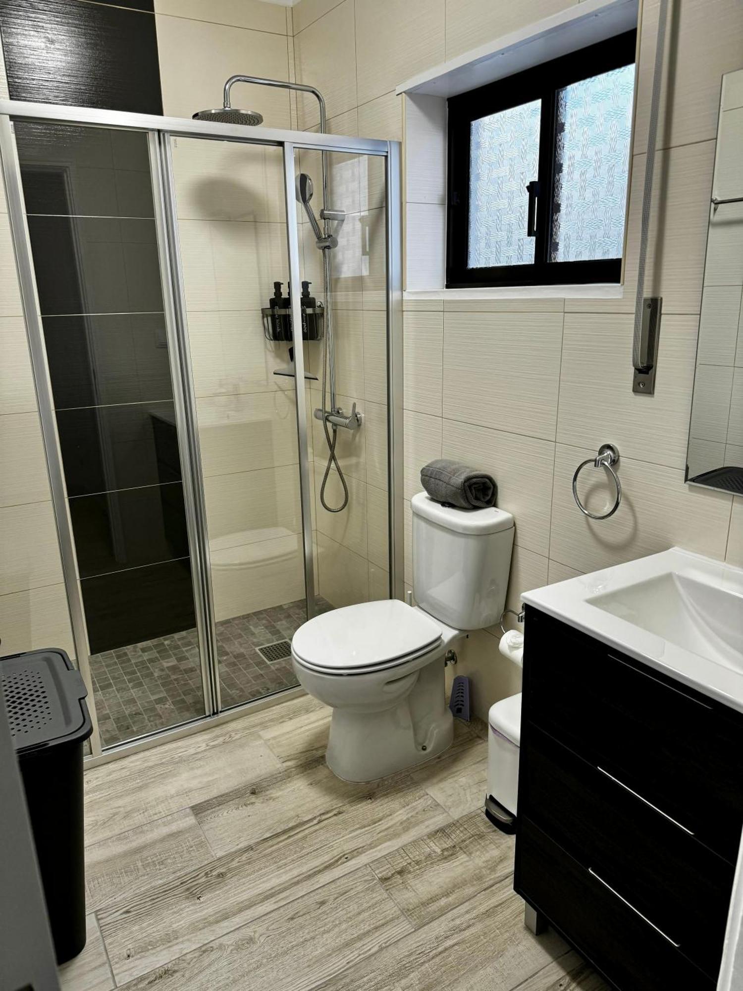 Princess Retreat Beautiful Modern Aprt 2 Min Walk From Quarteira Beach ภายนอก รูปภาพ