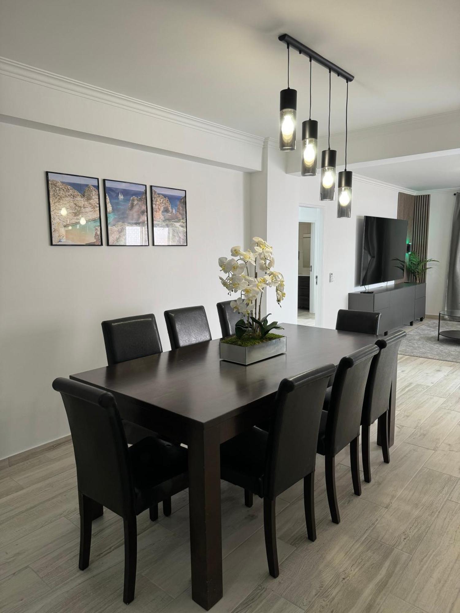 Princess Retreat Beautiful Modern Aprt 2 Min Walk From Quarteira Beach ภายนอก รูปภาพ