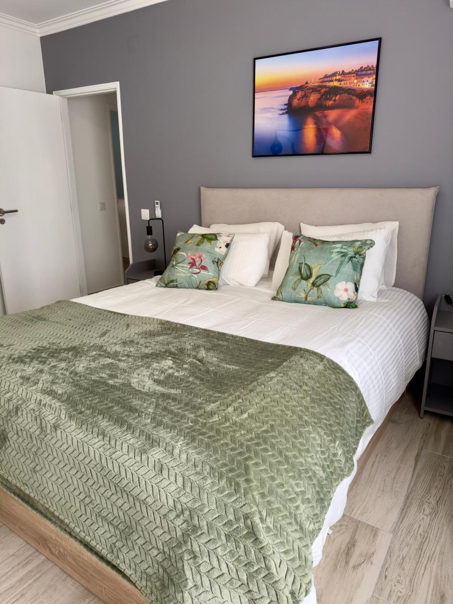 Princess Retreat Beautiful Modern Aprt 2 Min Walk From Quarteira Beach ภายนอก รูปภาพ